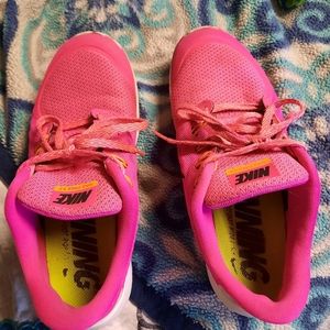 Women's Nike tennis shoes used